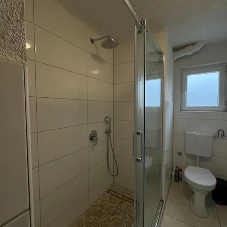 Modern Wi-fi Stadtnah Appartement Pforzheim