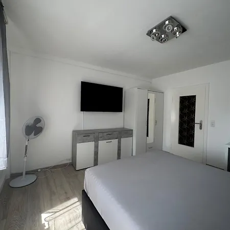 Modern Wi-fi Stadtnah Appartement Pforzheim